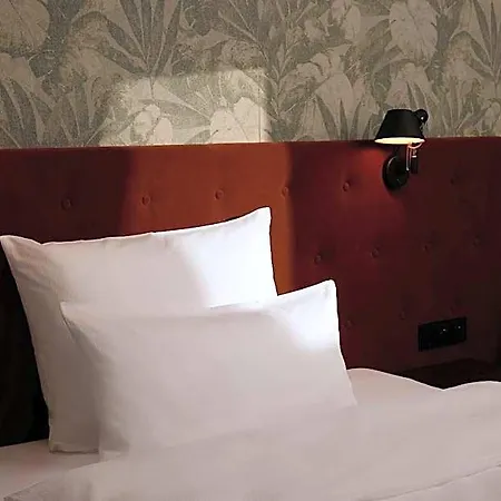 Otel The Cloud One